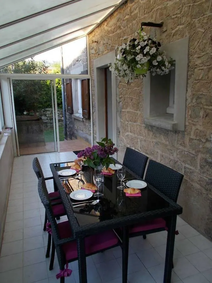 Holiday home Gite Gabrielle Saint-Jean-d'Alcapies